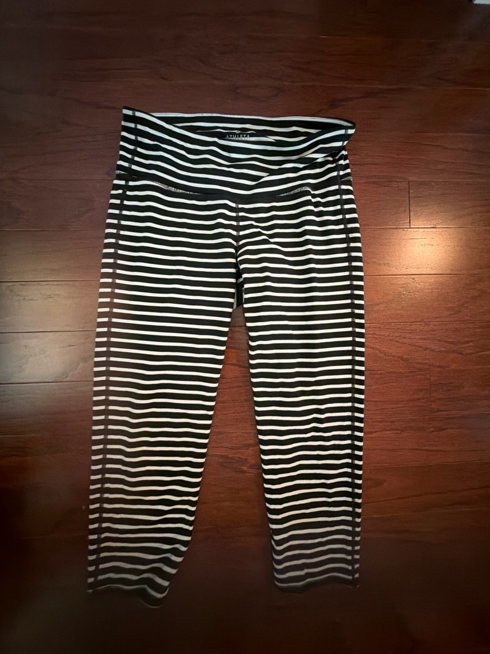 Athleta Black and White Striped Capri cropped leggings M